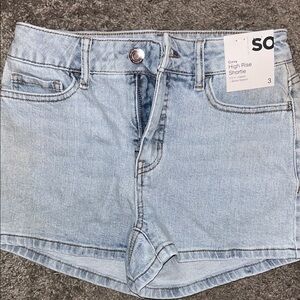 SO Women's Curvy High Rise Light Blue Jean Shorts (3)